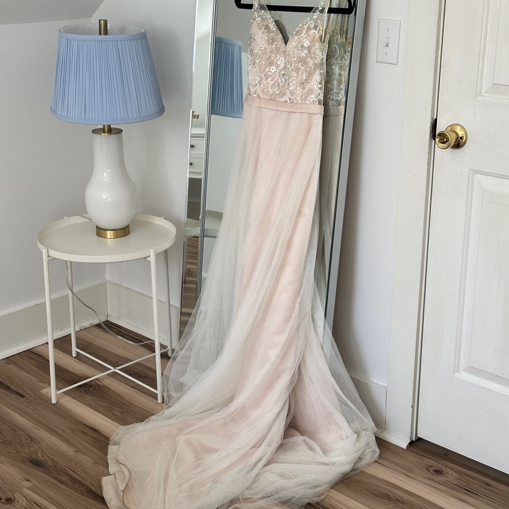Elegant Lace and Tulle Gown